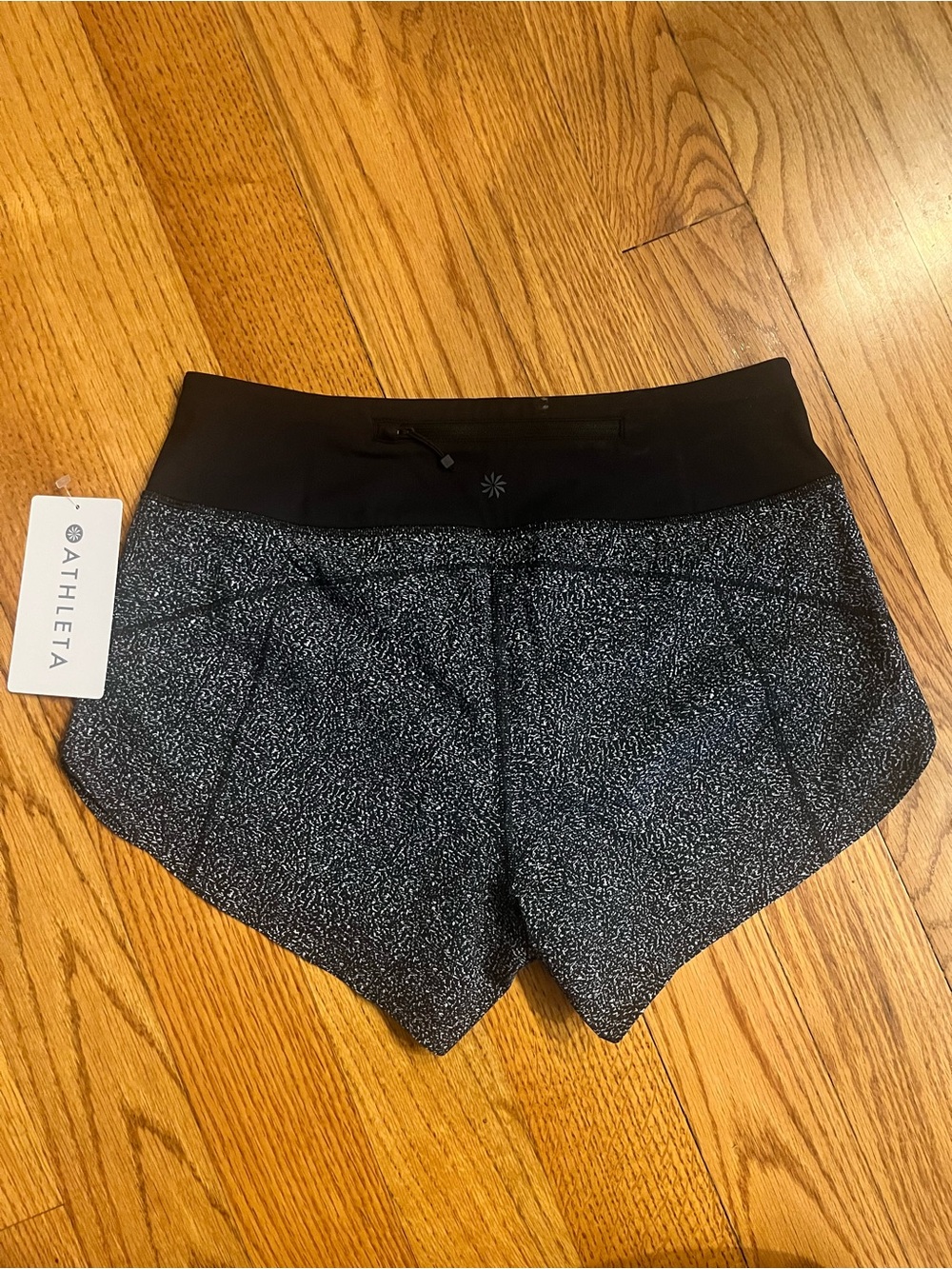 BNWT Athleta Black Speckled Performance Running Shorts - Picture 2 of 4